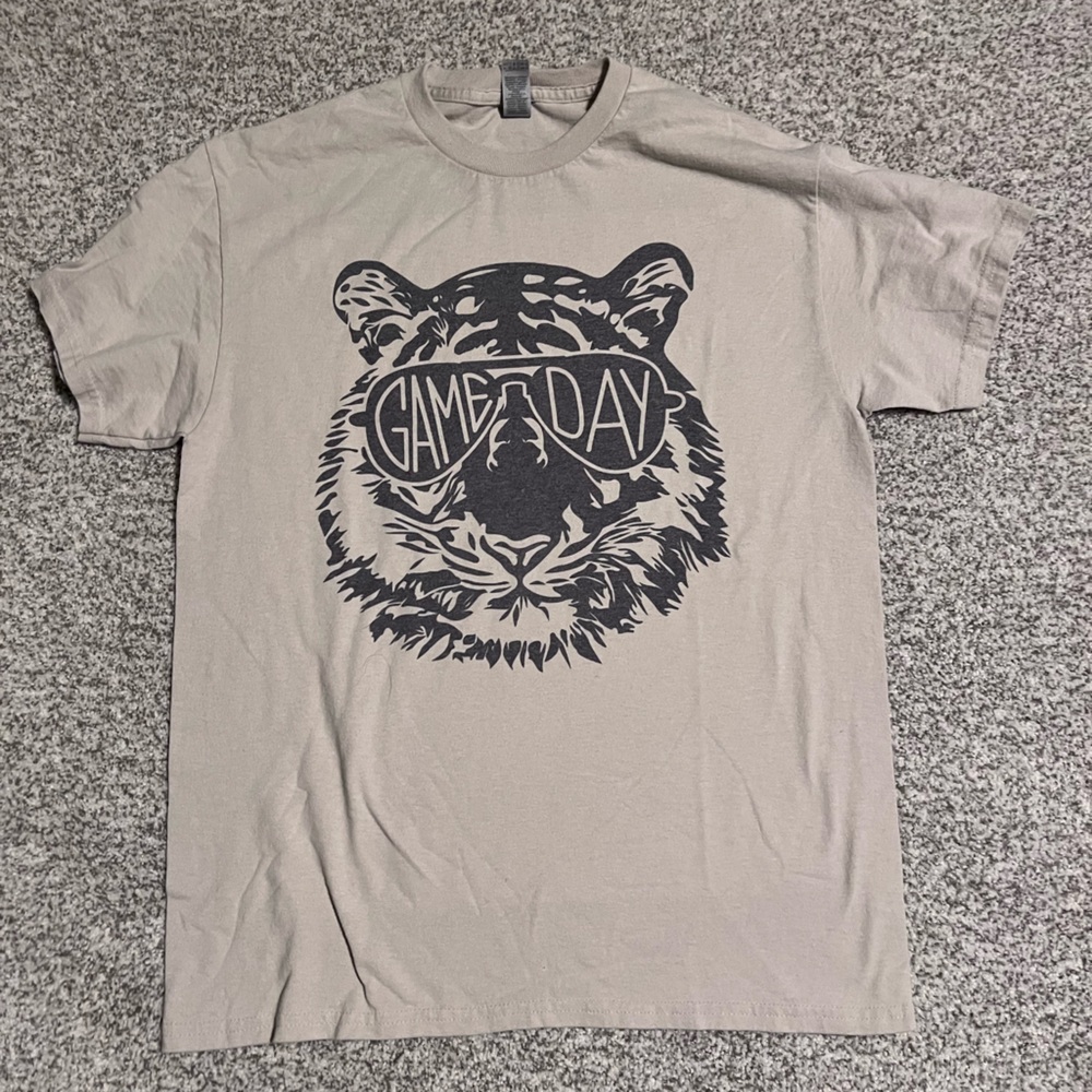 Gildan Beige Tiger Graphic Tee